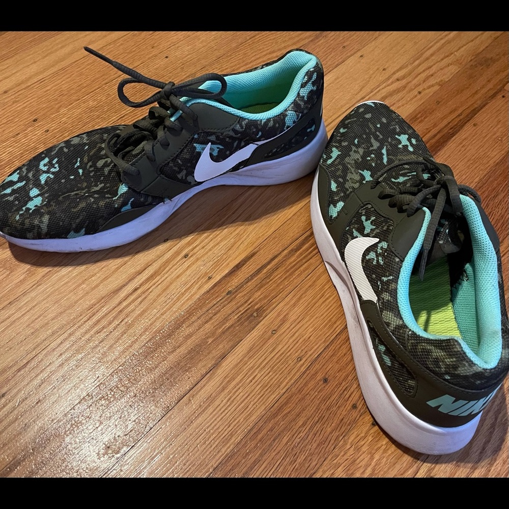 Nike 11.5 shoes